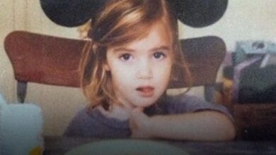 May be an image of child and text that says 'AmoMama AmoMamaNostalgia Nostalgia n THIS LITTLE GIRL WAS "ABANDONED" BY HER STAR DAD AT JUST 7 MONTHS OLD NOW, SHE IS MORE FAMOUS THAN HIM'